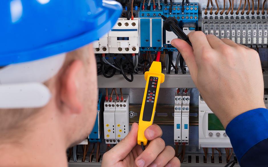 taux horaire électricien Paris 10